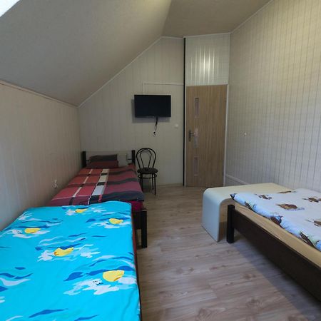 Pokoje Goscinne "U Karola" Pracownicze Ścinawa Екстериор снимка